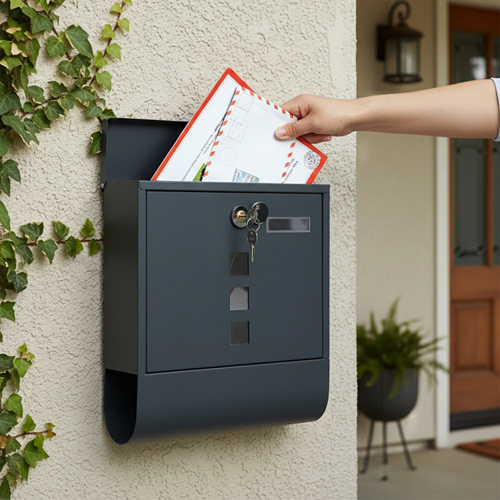 Modern postaláda újságtartóval